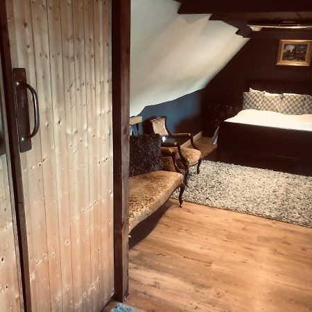 Tudor House - Double Room - Shared Bathroom Goff's Oak Exterior foto