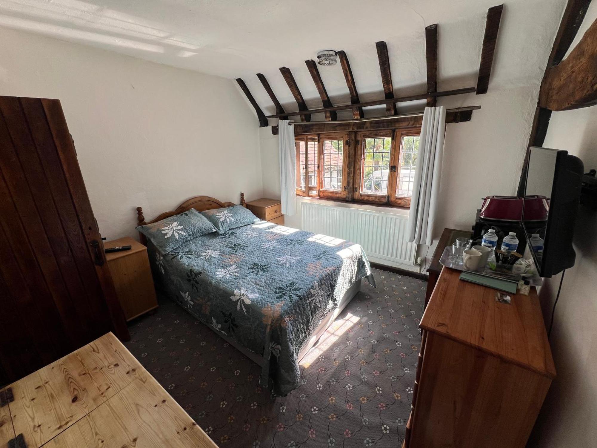 Tudor House - Double Room - Shared Bathroom Goff's Oak Exterior foto